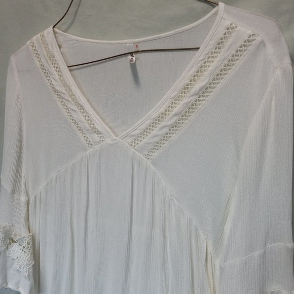 White Crepe Asymmetrical Embroidered Fluttery Top Medium (T-273) - Picture 7 of 11